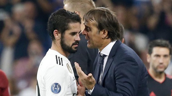 Lopetegui speaking to Isco