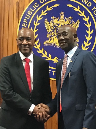 Le Hunte with one of Trinidad and Tobago leaders