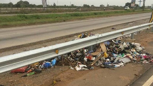 Sanitation problem on Accra-Tema Motorway worsening - Prime News Ghana