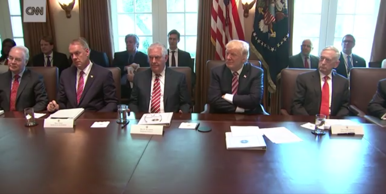 donald_trump_hold_wierdest_cabinet_meeting_ever