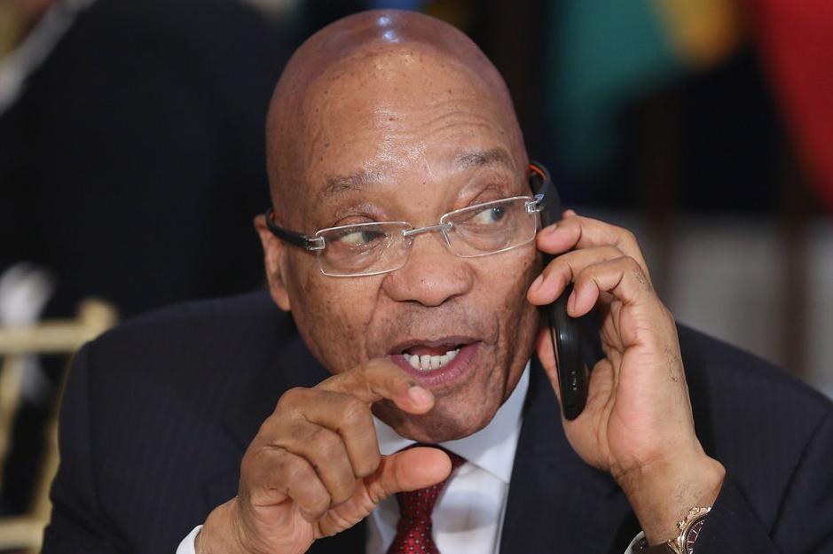 South Africas president replaces finance minister 