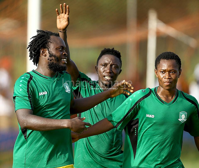 Yahaya Mohammed (left) scored a hat-trick for Aduana in the Ghana Premier League against Inter Allies