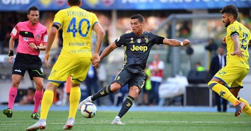 Ronaldo makes winning start in dramatic Juventus debut in Serie A