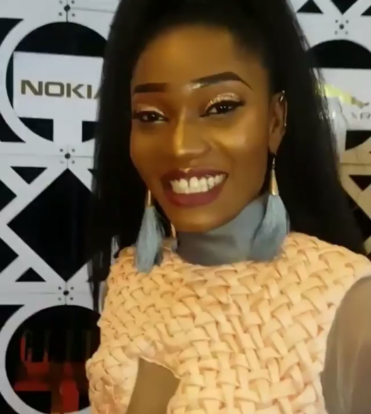 Wendy Shay spotted with her weird make-up at the Glitz Style Awards