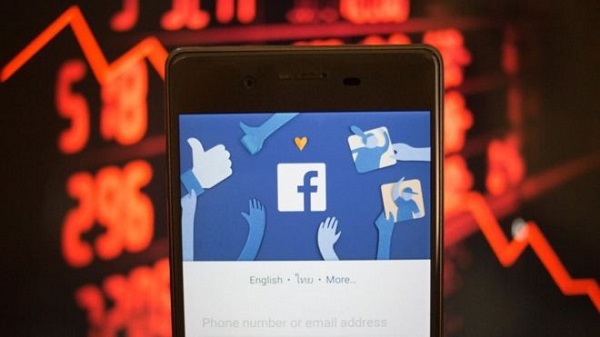 Facebook does access some financial data - but says this is only done with users' consent 