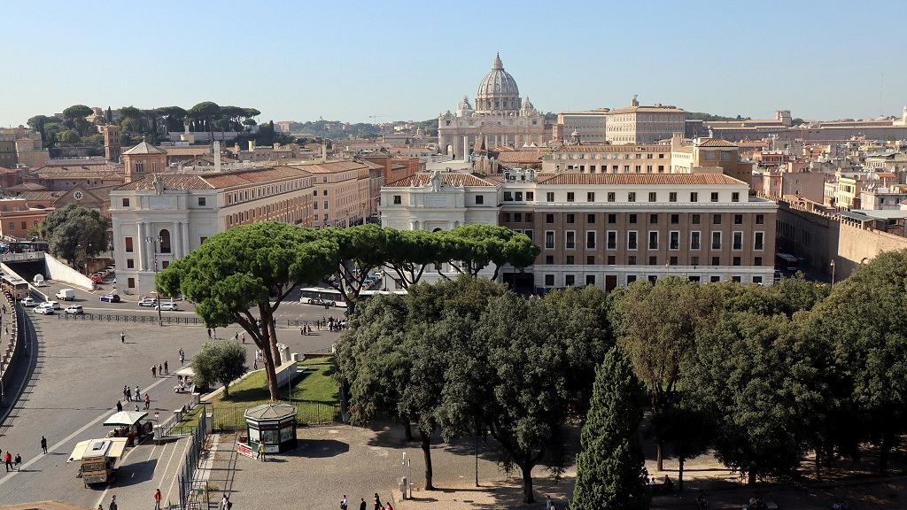 Italian police arrest Somali man who threatened to attack Vatican