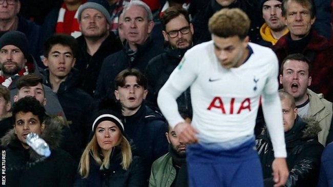 Dele Alli: Police investigate after Tottenham player hit on head by bottle at Arsenal