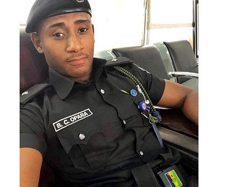 Nigeria’s 'hottest’ police officer, ladies are begging him to arrest them