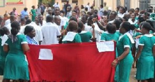 unemployed_nurses_besiege_health_ministry