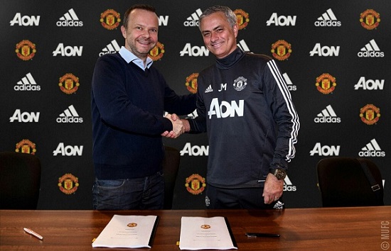Jose Mourinho signs new contract