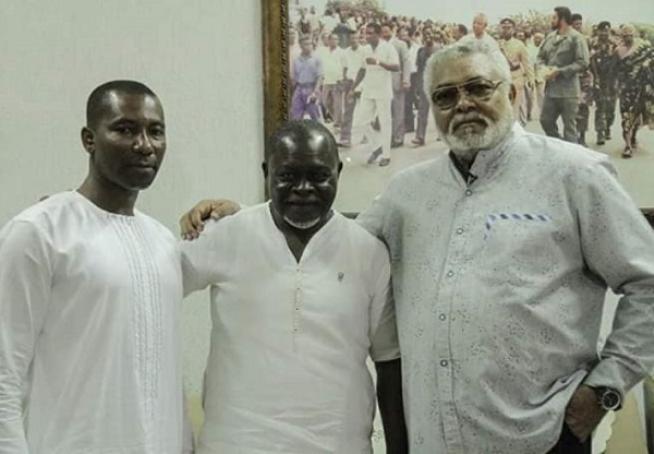 Azumah Nelson (middle)