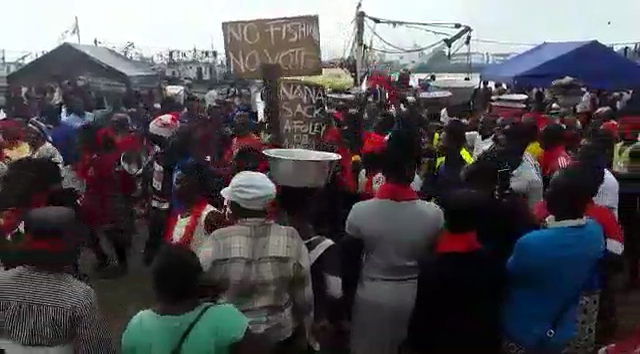 Fishermen demonstrate over ban on fishing