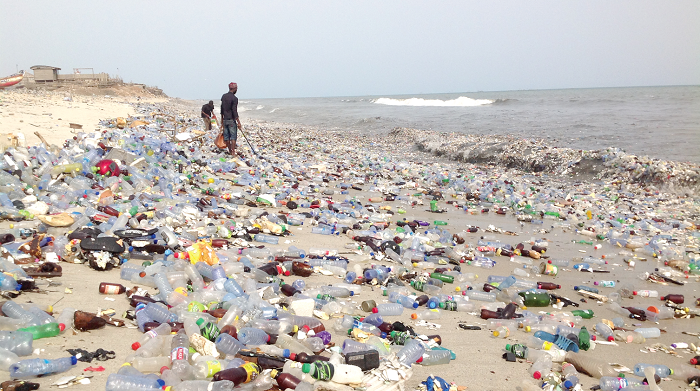 Fisheries Minister tells fishermen to collect plastic bags for money as an alternative 