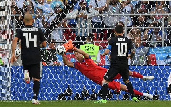 Messi missed a penalty as Argentina drew 1-1 with Iceland in Russia 2018