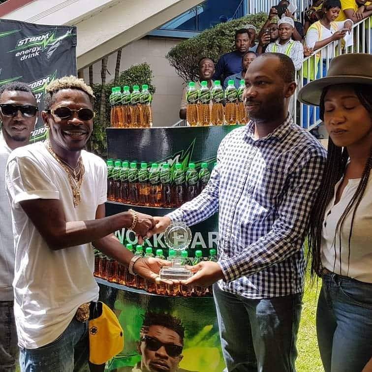 Kasapreko company presents prestigious awards to Shatta Wale as brand ambassador 