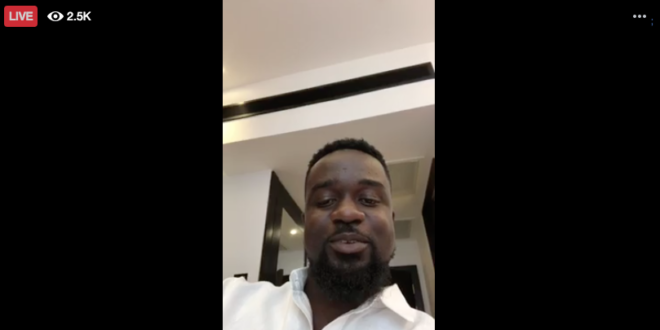 Sarkodie 'begs' Shatta Wale in his first Facebook live