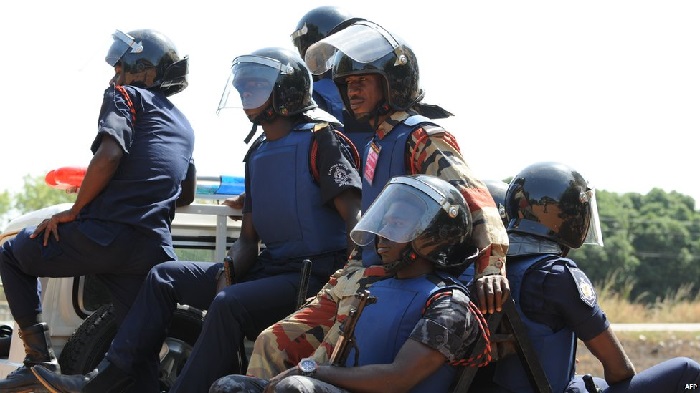 Police_storm_Koku_Anyidoho's_house