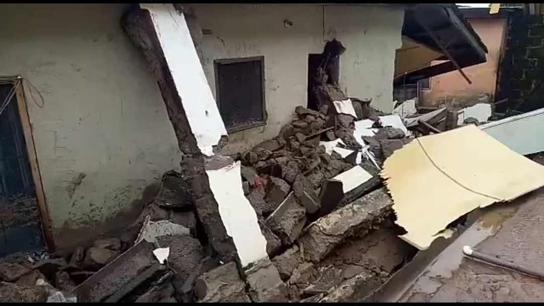 Woman, grandson die after building collapsed on them
