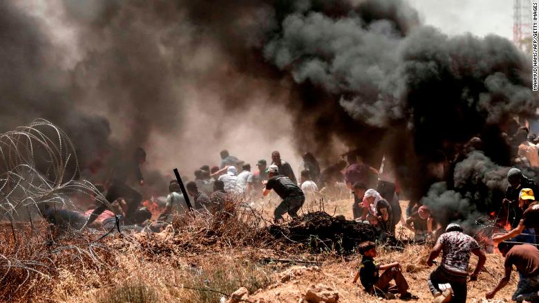 Gaza clashes: Tension as Palestinians prepare to bury 58 dead