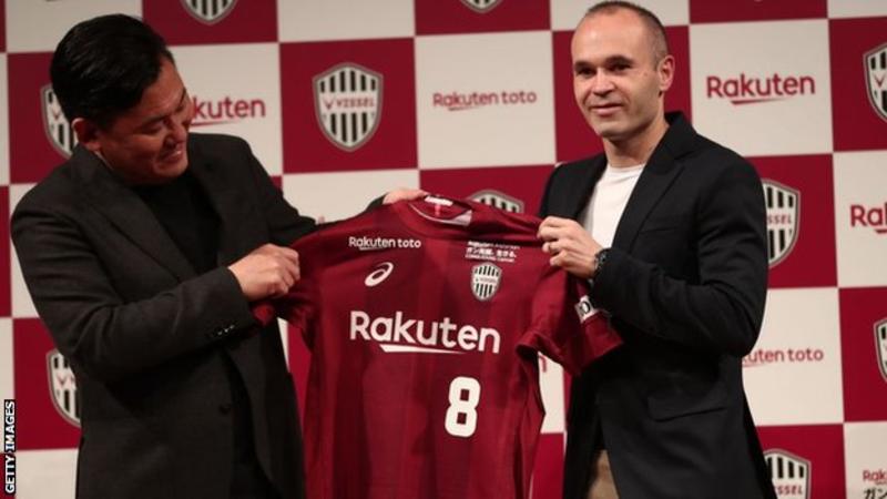 Iniesta was presented with his shirt by Vissel Kobe owner Hiroshi Mikitani
