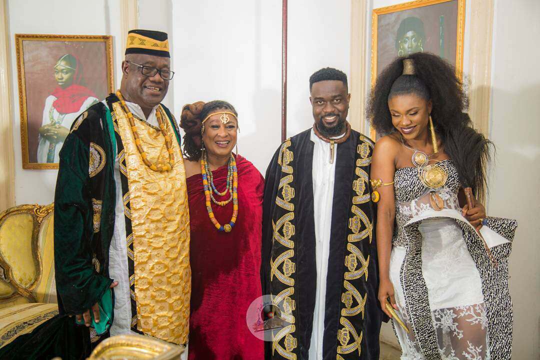 Sarkodie, Fritz Baffour and others star in Becca's new music video
