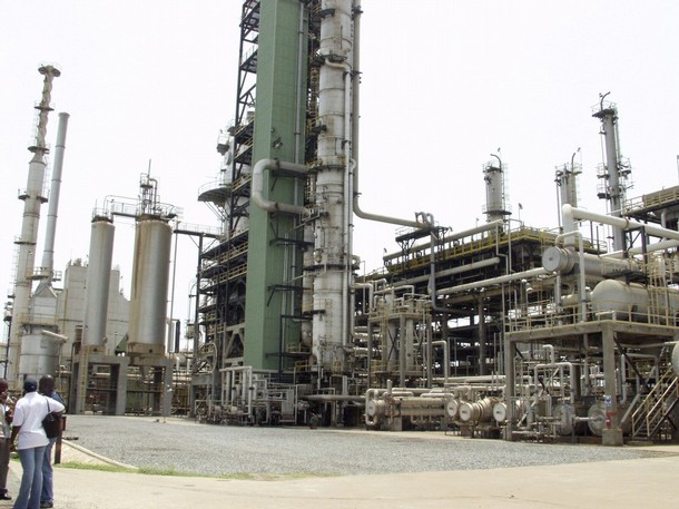 Tema_Oil Refinery 