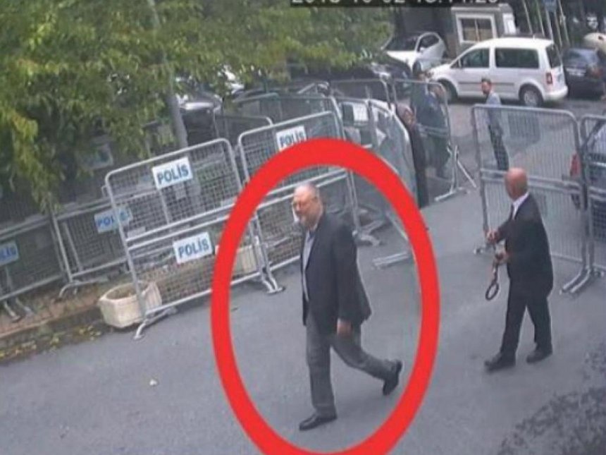 A still image taken from CCTV video and obtained by TRT World claims to show Saudi journalist Jamal Khashoggi, highlighted in a red circle by the source, as he arrives at Saudi Arabia's Consulate in Istanbul./REUTERS 