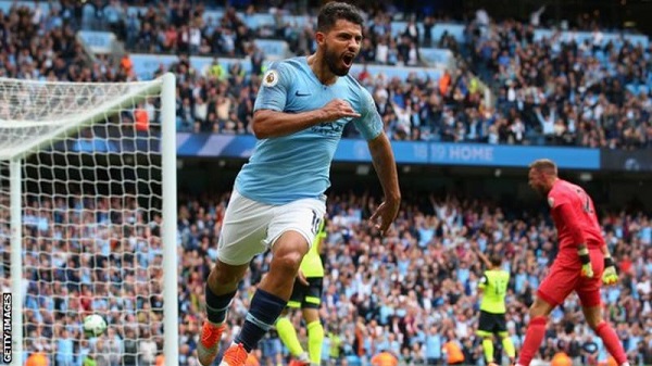 Sergio Aguero: Manchester City striker signs one-year extension until 2021