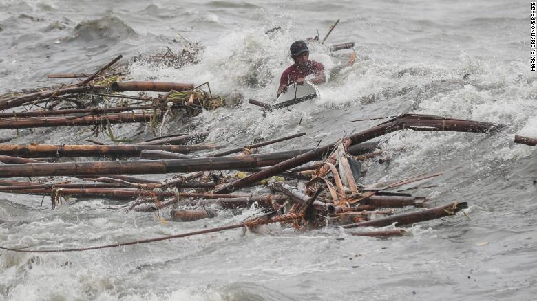 Philippines lashed by Typhoon Mangkhut