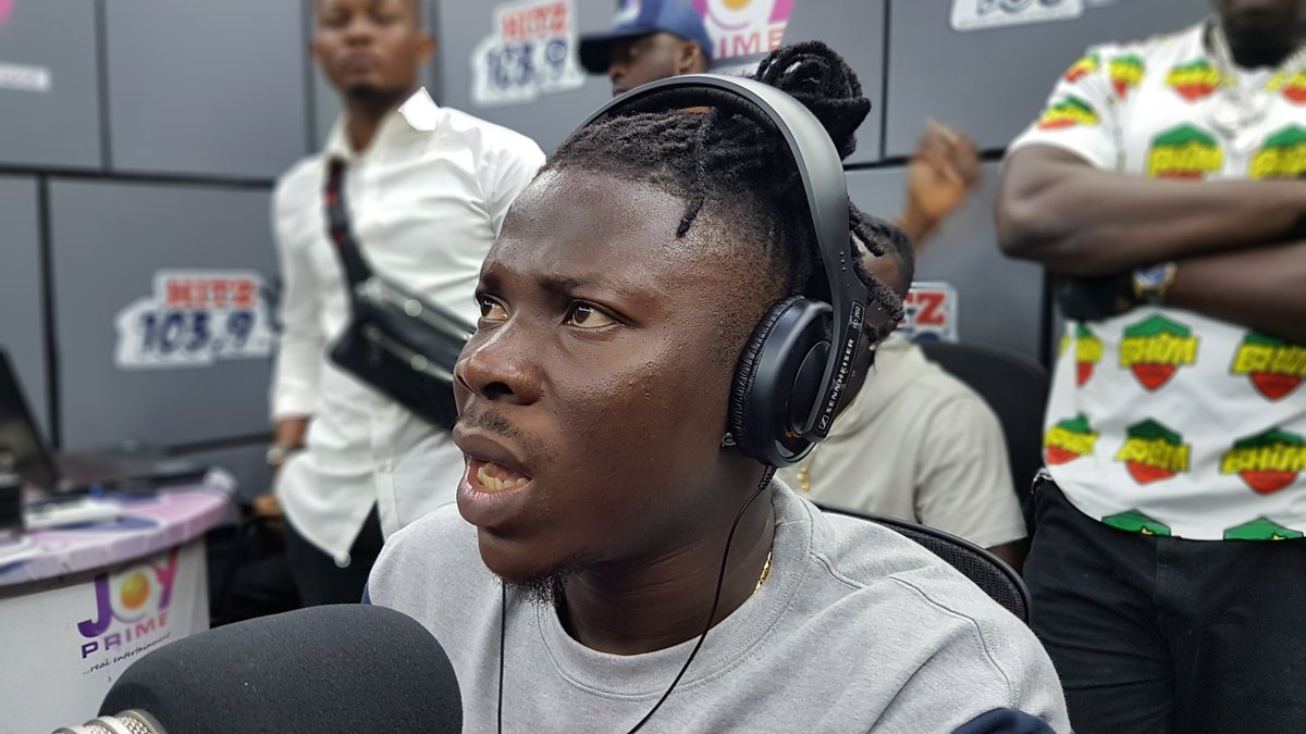 Shatta Wale  should stop discrediting other artistes – Stonebwoy yells