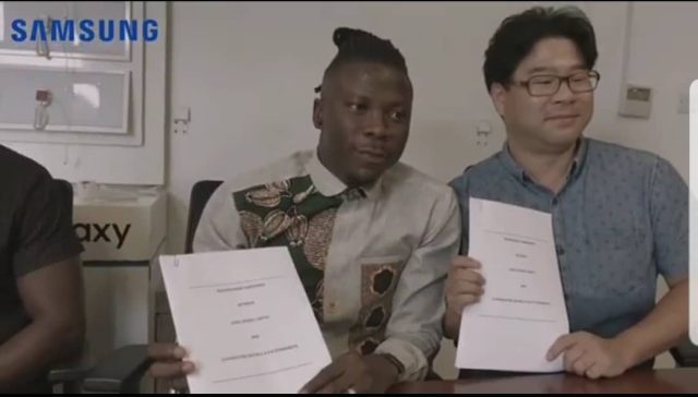 VIDEO: Stonebwoy signs new deal with Samsung  