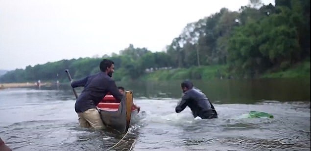 Lovers fall into river during pre-wedding photoshoot