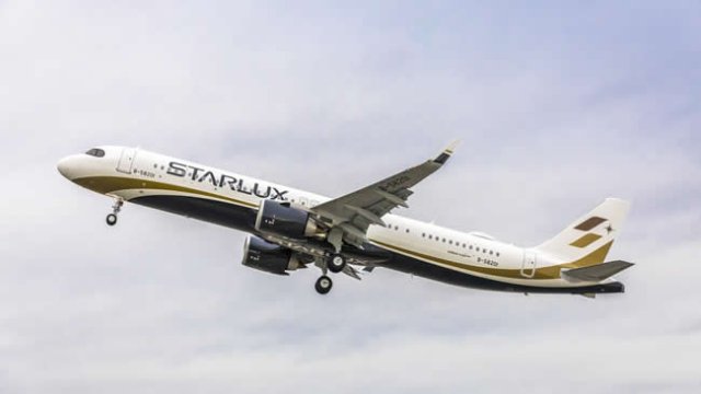 New airline's first flights sell out in 11 mins
