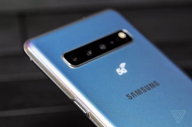 Samsung’s Galaxy S10 5G is a phone without a network 