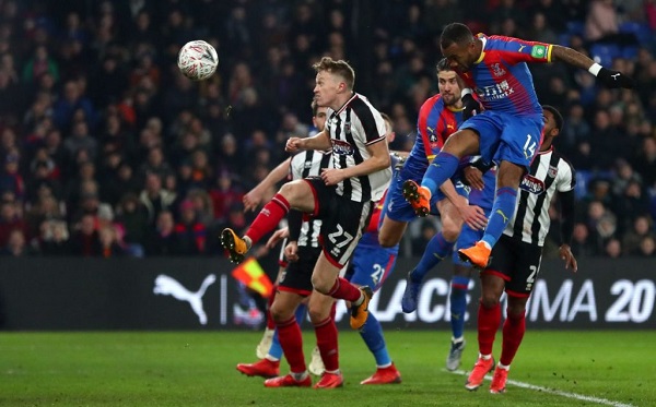 VIDEO: Jordan Ayew heads home Schlupp’ cross to send Crystal Palace into FA Cup Fourth Round