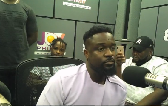 VIDEO: I never saw my mum until JHS – Sarkodie shares sad story