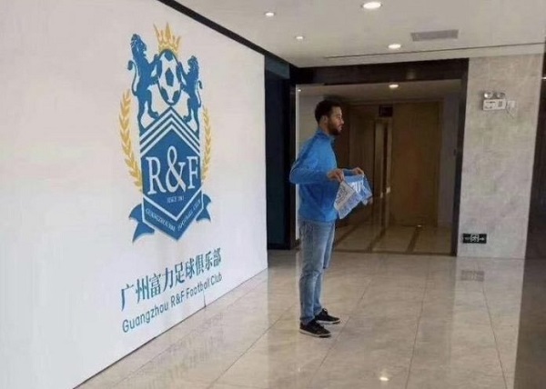 PHOTOS: Tottenham' Mousa Dembele joins Guangzhou R&F 