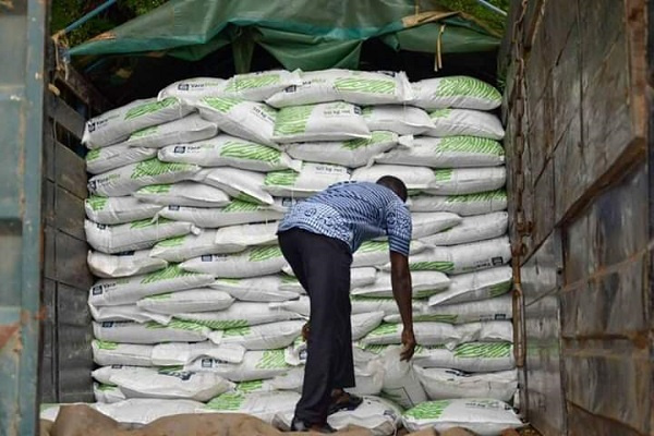 The truck loaded with 1,000 bags of fertilizer