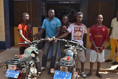 5 suspected armed robbers