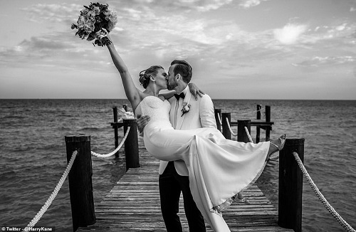 Harry Kane weds childhood sweetheart