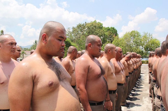 Belly destruction - Thailand sends overweight policemen to fat camp