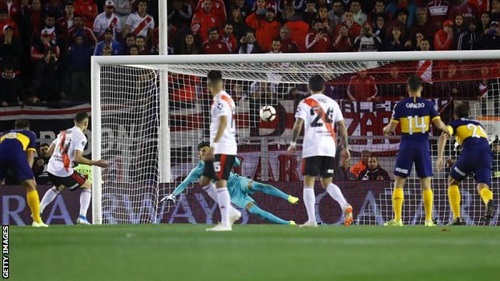 Copa Libertadores: River Plate see off Boca Juniors in first leg
