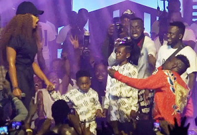Shatta Wale proposing to Michy on stage