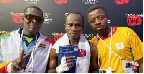 Suleman Tetteh (middle) has qualified for 2020 Olympic Games