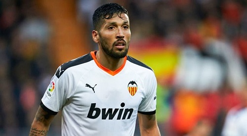 Ezequiel Garay among five Valencia players and staff to test ...