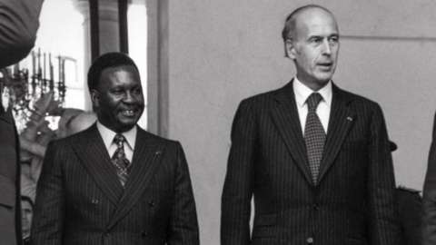 Joachim Yhombi-Opango (L) fled into exile in France in 1997