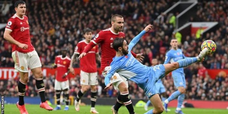 Man City outclass Man Utd in derby win