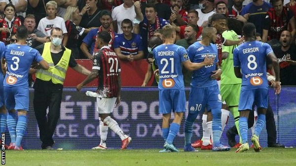 The brawl involving players and spectators forced the Ligue 1 match to be abandoned