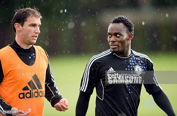 Branislav Ivanović  (L) Michael Essien (R)