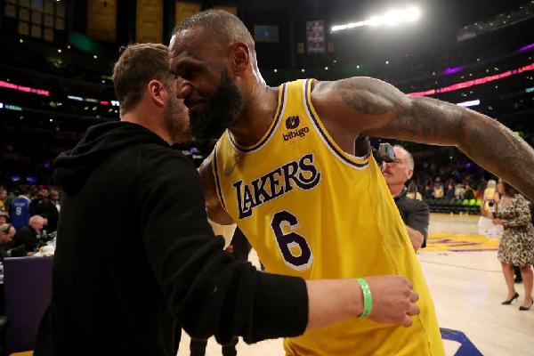  Los Angeles, California, USA; Los Angeles Lakers forward LeBron James (6) hugs Matthew Stafford of the Los Angeles Rams after defeating the Golden State Warriors at Crypto.com Arena. The Lakers won 124-116. Mandatory Credit: Kiyoshi Mio-USA TODAY Sports